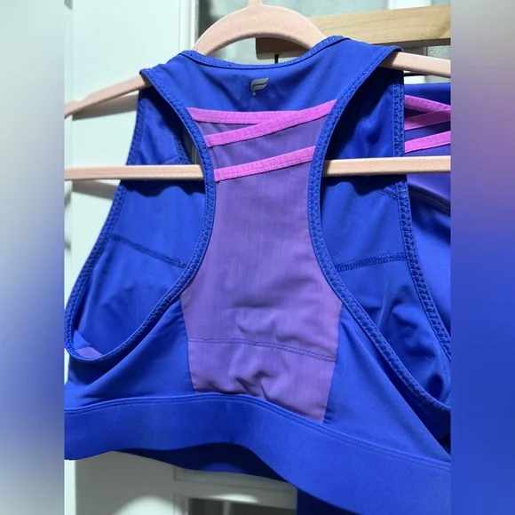 Fabletics Trinity Motion365+High-Waisted Capri/Trinity High Impact Sports Bra - Picture 14 of 15